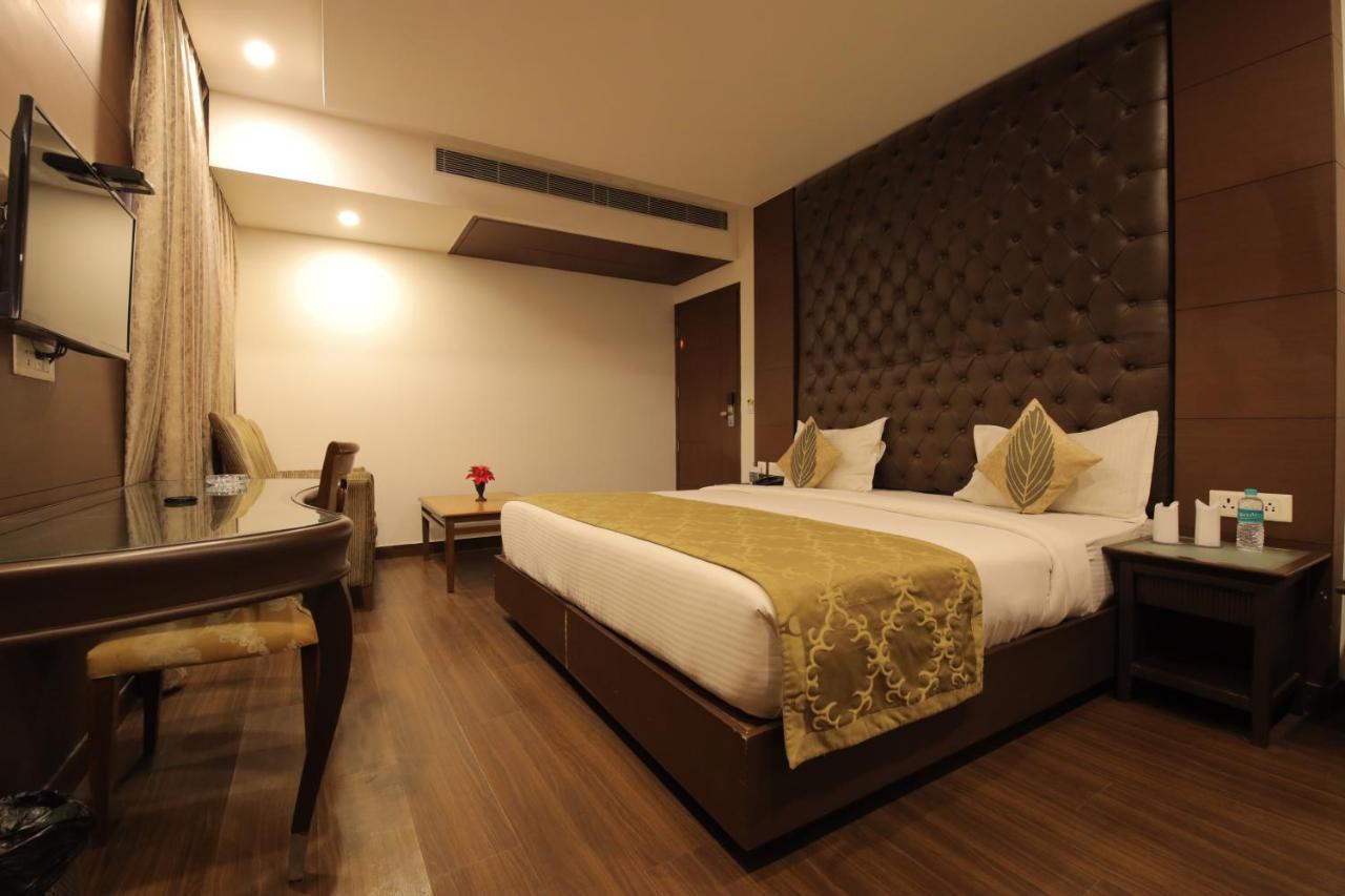 Airport Hotel Bollywood Paradise Nueva Delhi Exterior foto